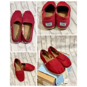 TOMS Canvas Classic Shoe